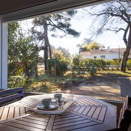 Land'azur מלון 2*